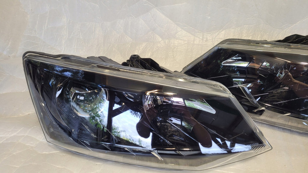 Frontscheinwerfer Skoda Fabia III 6V1941015B LED Ein Satz Scheinwerfer Headlight