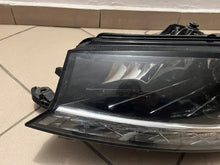 Load image into Gallery viewer, Frontscheinwerfer Skoda Fabia III 6V1941015F Links Scheinwerfer Headlight