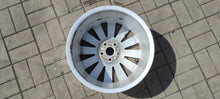 Load image into Gallery viewer, 1x Alufelge 18 Zoll 8.0&quot; 5x112 Glanz 4F0601025AA Audi Rim Wheel