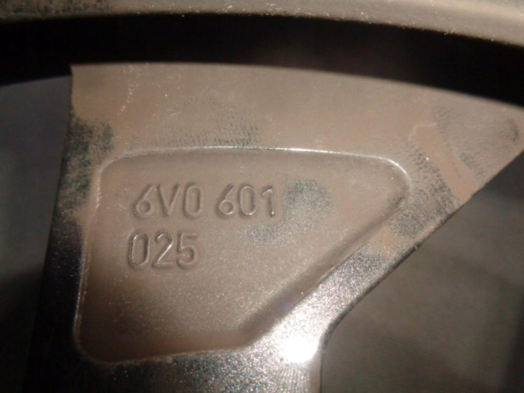 1x Alufelge 16 Zoll 7.0" 5x100 46ET Glanz Silber 6V0601025 Skoda Fabia Iii FEL3590622946em