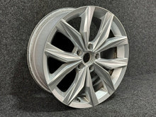Laden Sie das Bild in den Galerie-Viewer, 1x Alufelge 18 Zoll 7.0" 5x112 43ET Glanz Silber 5NN601025N VW Golf VII Tiguan FEL2353476790oe
