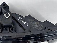 Load image into Gallery viewer, Frontscheinwerfer Audi A3 8V0941006E Xenon Ein Stück (Rechts oder Links) SCH2133636547sz