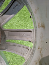 Load image into Gallery viewer, 1x Alufelge 17 Zoll 7.0" 5x108 40 5ET Glanz Silber 31471309 Volvo V70 I V60 S60 FEL5186564593ph