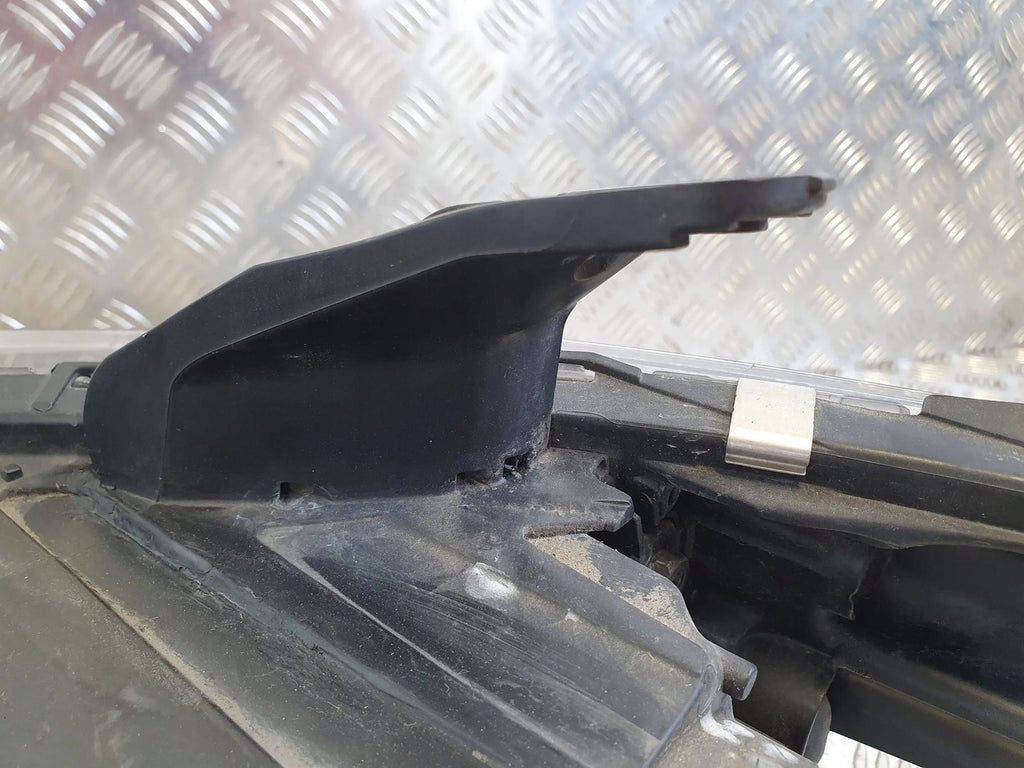 Frontscheinwerfer Mitsubishi Outlander III 8301C996 Xenon Rechts Headlight