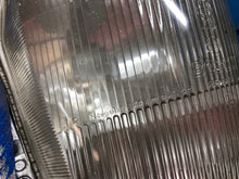 Laden Sie das Bild in den Galerie-Viewer, Frontscheinwerfer Mercedes-Benz W111 W108 K12706 Ein Stück (Rechts oder Links) SCH7803862592xz