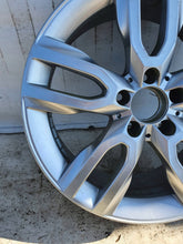 Laden Sie das Bild in den Galerie-Viewer, 1x Alufelge 18 Zoll 7.0&quot; 5x112 46ET A1564010200 Mercedes-Benz Gla Rim Wheel