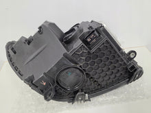 Laden Sie das Bild in den Galerie-Viewer, Frontscheinwerfer Mercedes-Benz W206 A2069068104 Links Scheinwerfer Headlight SCH9969826435iz