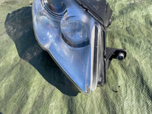 Laden Sie das Bild in den Galerie-Viewer, Frontscheinwerfer VW Passat 89312669 89312660 FALSE Scheinwerfer Headlight SCH1632519731dp
