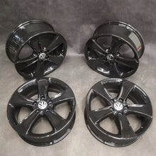 Laden Sie das Bild in den Galerie-Viewer, 4x Alufelge 17 Zoll 6.5" 5x112 39ET Glanz Silber 3C8601025F VW Scirocco Passat FEL9895278420ez
