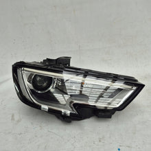 Laden Sie das Bild in den Galerie-Viewer, Frontscheinwerfer Audi A3 8V0941006E Xenon Rechts Scheinwerfer Headlight
