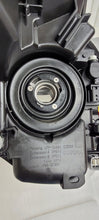Load image into Gallery viewer, Frontscheinwerfer Toyota Yaris 2014-2017 Ein Stück (Rechts oder Links) Headlight SCH3503461090ls