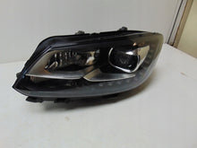 Load image into Gallery viewer, Frontscheinwerfer VW Touran 1T1941751E Xenon Ein Stück (Rechts oder Links)