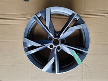Laden Sie das Bild in den Galerie-Viewer, 1x Alufelge 20 Zoll 8.0" 5x112 45ET Glanz Schwarz 5LA601025D Skoda Enyaq FEL4147432848vb