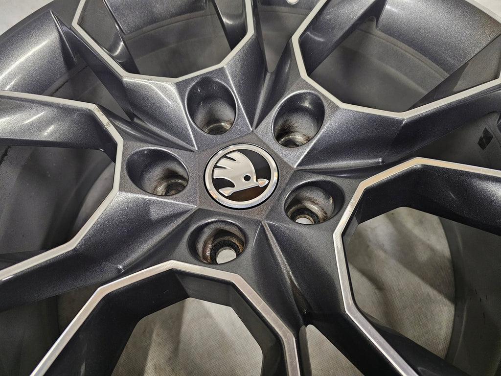 1x Alufelge 19 Zoll 7.5" 5x112 51ET Glanz Schwarz 5E0601025BD Skoda Octavia