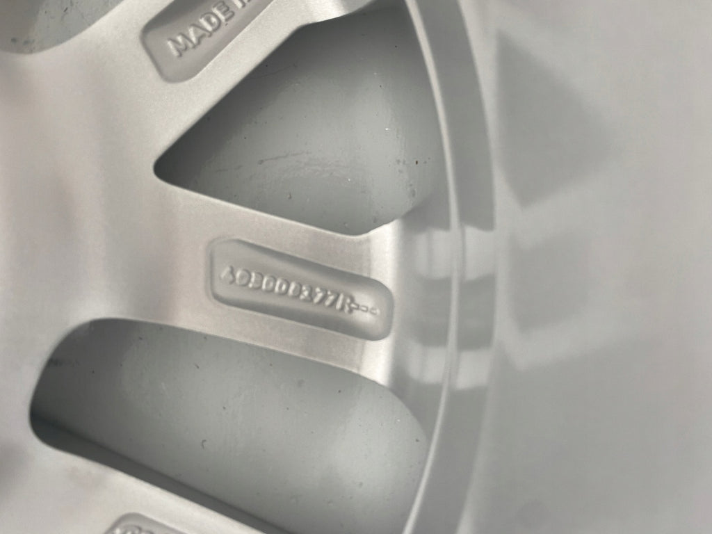 1x Alufelge 17 Zoll 7.0" 5x114.3 40ET Glanz Silber 403008177 Renault Kadjar