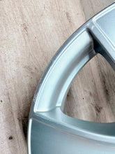 Load image into Gallery viewer, 1x Alufelge 16 Zoll 6.5" 4x100 44ET Glanz Silber 403006502R Renault Clio Iv FEL2212218993oi