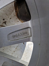 Load image into Gallery viewer, 1x Alufelge 16 Zoll 6.5&quot; 4x114.3 39ET Glanz Silber PW457-05000 Toyota Rim Wheel