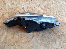 Load image into Gallery viewer, Frontscheinwerfer Toyota Yaris LED Rechts Scheinwerfer Headlight