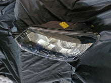 Laden Sie das Bild in den Galerie-Viewer, Frontscheinwerfer Skoda Yeti 5L1941015C Xenon Links Scheinwerfer Headlight