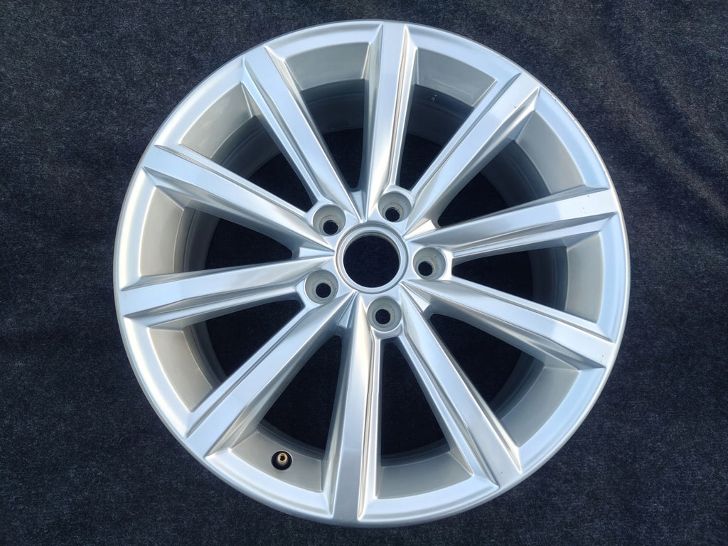 1x Alufelge 17 Zoll 7.0" 5x112 40ET Glanz Silber 3G0601025D VW Passat B8 FEL3437889110hr