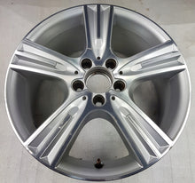 Laden Sie das Bild in den Galerie-Viewer, 1x Alufelge 17 Zoll 8.5&quot; 5x112 58ET A2044016102 Mercedes-Benz W204 Rim Wheel