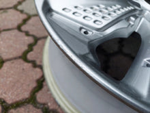 Load image into Gallery viewer, 1x Alufelge 17 Zoll 7.0&quot; 5x114.3 Glanz Silber 52910-K4000 Hyundai Kona Rim Wheel