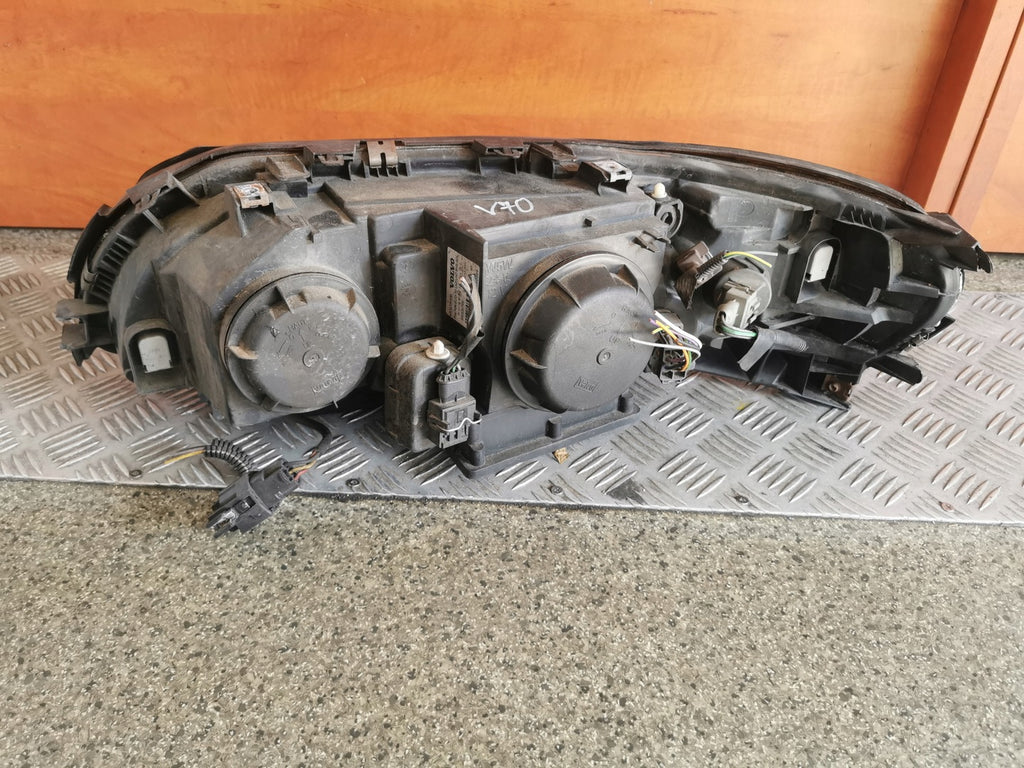 Frontscheinwerfer Volvo Xc70 89008798 30655906 Xenon Rechts Headlight