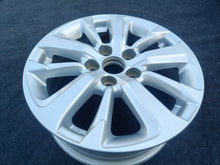 Load image into Gallery viewer, 1x Alufelge 16 Zoll 6.5" 5x114.3 45ET Silber 42611-0DK50 Toyota Yaris Cross FEL5356518125oq