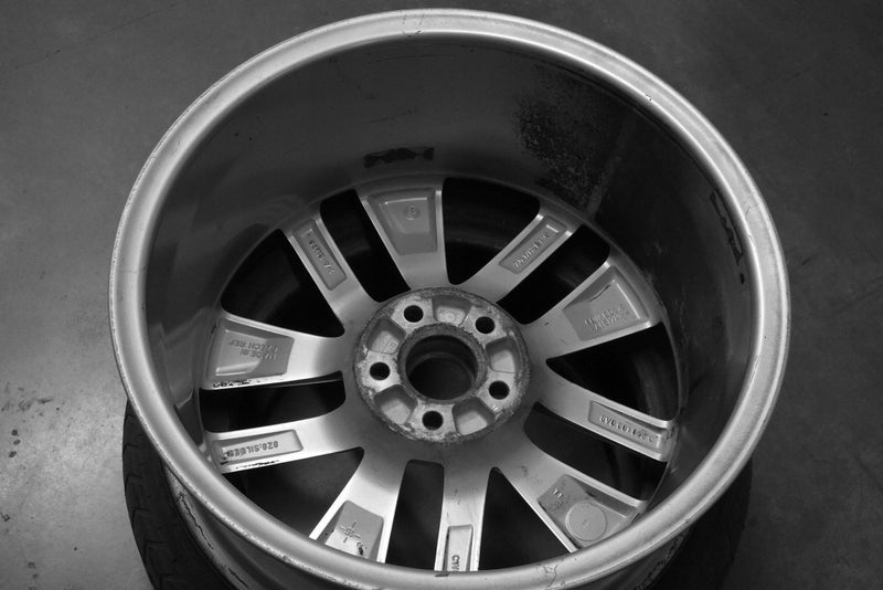 1x Alufelge 17 Zoll 7.0" 5x100 46ET Glanz Silber 6V0601025 Skoda Rim Wheel FEL8106090944ul