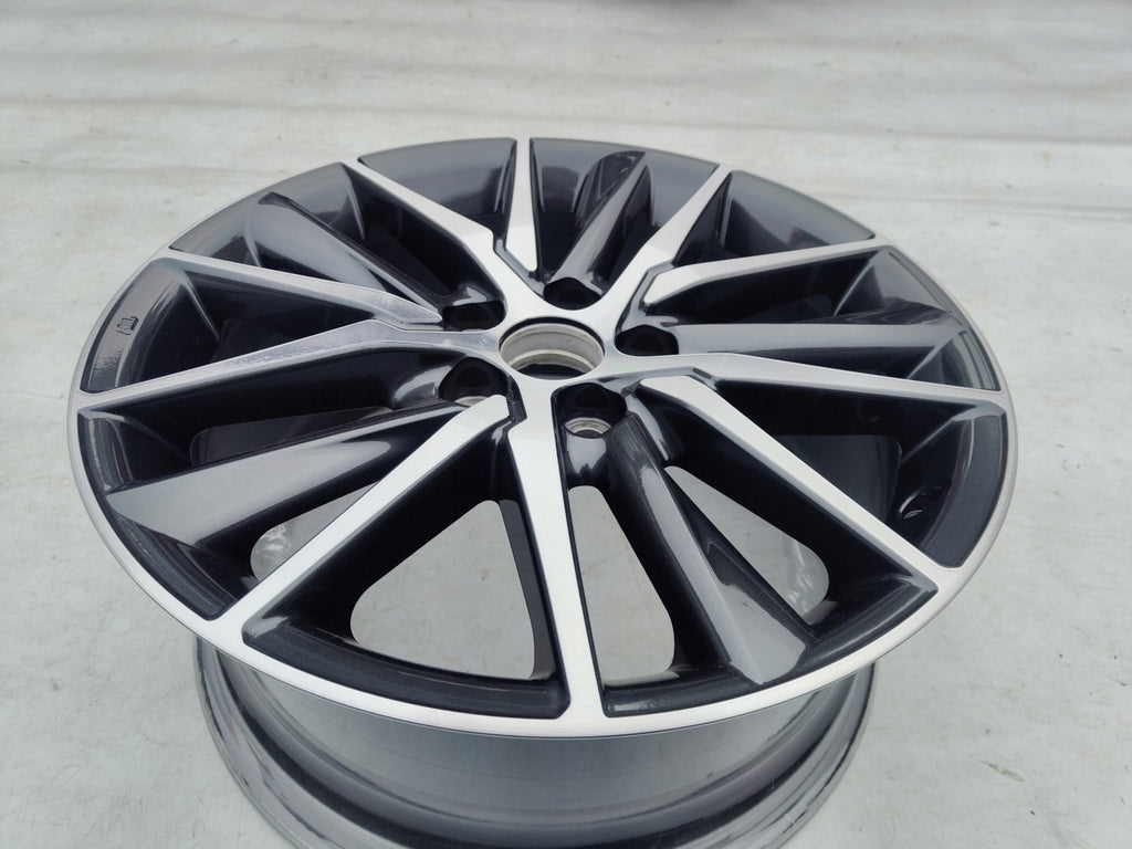1x Alufelge 18 Zoll 8.0" 5x114.3 50ET Glanz Graphit 4261133F90 Mg Camry FEL6038953299aa