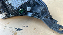 Load image into Gallery viewer, Frontscheinwerfer Hyundai I30 Full LED Links Scheinwerfer Headlight SCH6340317879zl
