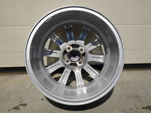 Laden Sie das Bild in den Galerie-Viewer, 1x Alufelge 16 Zoll 7.0" 4x100 35ET Glanz Silber KBA47636 Dacia Sandero Ii FEL7981028996vs