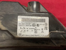 Laden Sie das Bild in den Galerie-Viewer, Frontscheinwerfer Skoda Superb III 3V1941016B Xenon Rechts Headlight