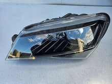 Laden Sie das Bild in den Galerie-Viewer, Frontscheinwerfer Skoda Superb 3V1941015B 1ZS01193925 Links Headlight SCH2319136720wy