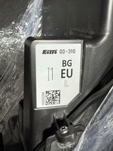 Laden Sie das Bild in den Galerie-Viewer, Frontscheinwerfer Toyota Yaris Cross Full LED Links Scheinwerfer Headlight SCH9603350754ms