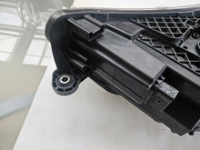 Load image into Gallery viewer, Frontscheinwerfer Skoda Superb III 3V1941015B Xenon Rechts oder Links