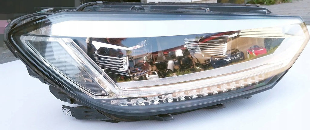 Frontscheinwerfer VW Touran 5TB941082A 030129923400 LED Rechts Headlight