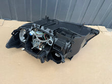 Laden Sie das Bild in den Galerie-Viewer, Frontscheinwerfer BMW E91 E90 Xenon Rechts Scheinwerfer Headlight SCH8449568371vi