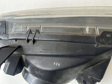Laden Sie das Bild in den Galerie-Viewer, Frontscheinwerfer Mitsubishi Pajero MCJ16104 Links Scheinwerfer Headlight