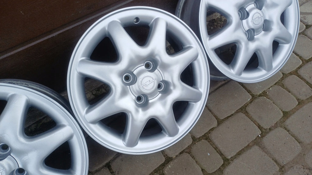 4x Alufelge 15 Zoll 5.5" 4x100 46ET Opel Vectra Kadett Combo Rim Wheel FEL8345600306xy