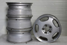 Laden Sie das Bild in den Galerie-Viewer, 4x Alufelge 16 Zoll 7.0" 5x112 37ET Glanz Silber A2084010102 Mercedes-Benz W210 FEL2354113835vg