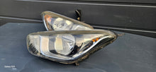 Laden Sie das Bild in den Galerie-Viewer, Frontscheinwerfer Hyundai I20 Ein Satz Scheinwerfer Headlight SCH6722726836kc