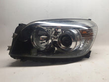 Laden Sie das Bild in den Galerie-Viewer, Frontscheinwerfer Toyota III Ein Stück (Rechts oder Links) Headlight SCH2579209798pb