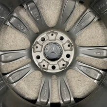 Laden Sie das Bild in den Galerie-Viewer, 4x Alufelge 18 Zoll 7.5" 5x112 52ET Glanz Schwarz A2464010800 Mercedes-Benz FEL4798159264bi