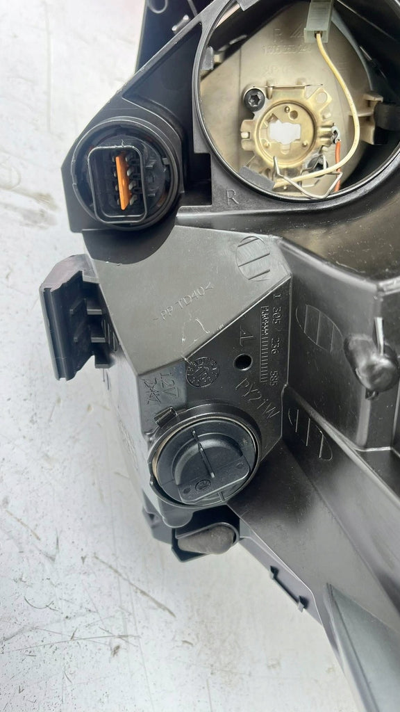 Frontscheinwerfer Kia Venga 030125720200 Rechts Scheinwerfer Headlight