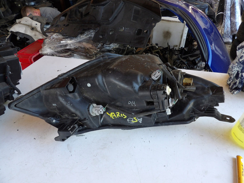 Frontscheinwerfer Toyota Yaris Links Scheinwerfer Headlight