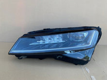 Laden Sie das Bild in den Galerie-Viewer, Frontscheinwerfer Skoda Superb III 3V1941015D LED Links Scheinwerfer Headlight