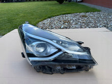 Load image into Gallery viewer, Frontscheinwerfer Toyota Yaris Rechts Scheinwerfer Headlight