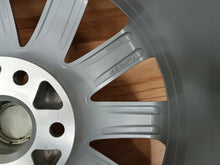 Laden Sie das Bild in den Galerie-Viewer, 1x Alufelge 17 Zoll 7.0&quot; 5x112 37ET 3U0601025D Skoda Rim Wheel