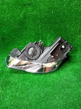 Laden Sie das Bild in den Galerie-Viewer, Frontscheinwerfer Audi A1 8X0941006 Rechts Scheinwerfer Headlight SCH9521524466lf
